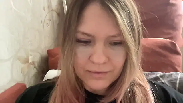 Snapshot of Milysoren chatting on March 1, 2026, 6:26 am Milysoren online show from March 1, 2026, 6:26 am