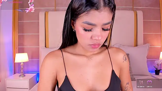 NaylaGrey online show from November 17, 2025, 12:55 pm