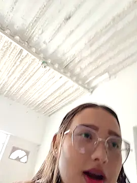 young dairy01 online show from October 1, 2025, 12:22 pm