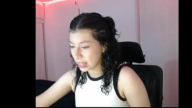 Ivonnybonn online show from October 27, 2025, 9:19 pm