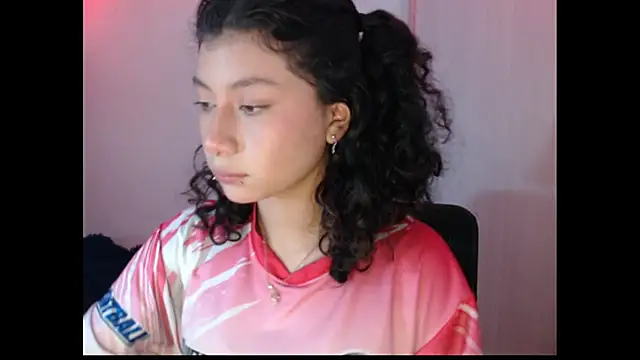 Ivonnybonn online show from November 4, 2025, 6:12 am