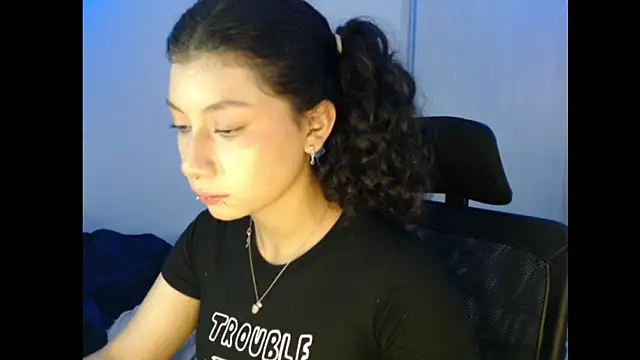 Ivonnybonn online show from November 8, 2025, 4:45 am