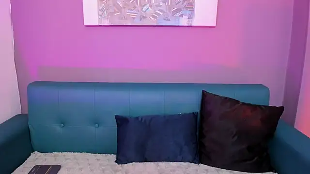 Snapshot of Alessiia__ chatting on November 27, 2025, 3:08 am Alessiia online show from November 27, 2025, 3:08 am