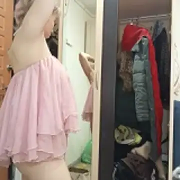 Conny Shellie online show from April 16, 2026, 1:23 pm