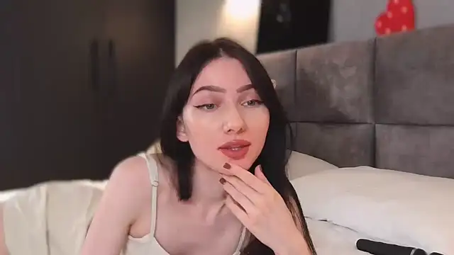 AnaMoonlight online show from November 7, 2025, 4:29 pm