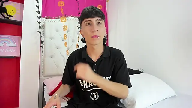 XaanderGrey online show from October 5, 2025, 8:18 pm