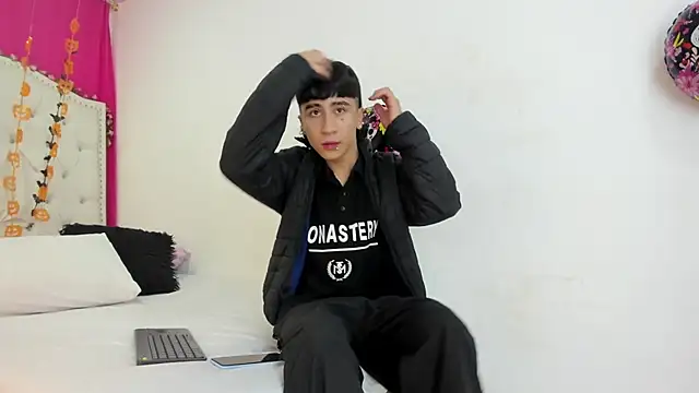 XaanderGrey online show from October 10, 2025, 7:13 pm