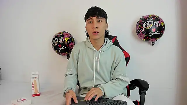 XaanderGrey online show from October 12, 2025, 7:46 pm