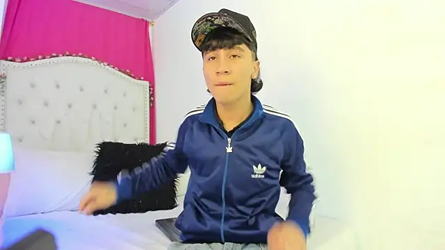 XaanderGrey online show from November 8, 2025, 7:45 pm