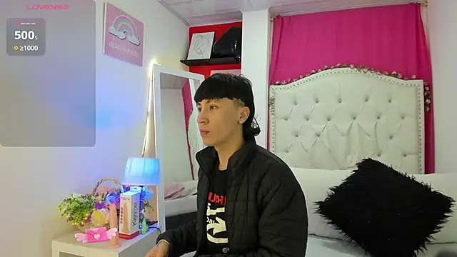 XaanderGrey online show from November 23, 2025, 11:32 am