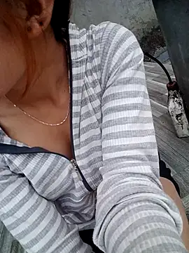 Snapshot of nhinhi-sexy chatting on October 23, 2025, 10:14 am nhinhi-sexy online show from October 23, 2025, 10:14 am