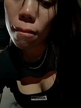 Snapshot of nhinhi-sexy chatting on November 13, 2025, 10:25 am nhinhi-sexy online show from November 13, 2025, 10:25 am