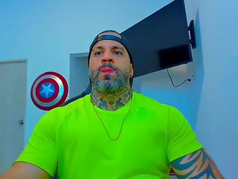 JoshRigby online show from October 9, 2025, 10:19 pm