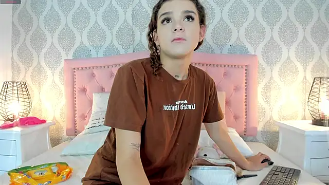 kendallspears 1 online show from November 12, 2025, 3:51 am