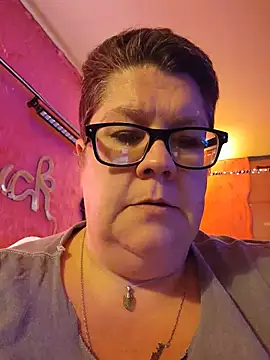 Snapshot of violentviolet68 chatting on June 21, 2026, 3:31 am violentviolet68 online show from June 21, 2026, 3:31 am