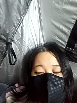 Snapshot of hertemis chatting on March 20, 2026, 8:35 pm hertemis online show from March 20, 2026, 8:35 pm