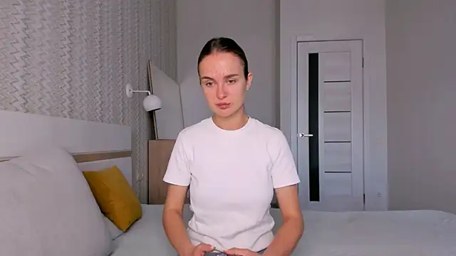 LilMary  online show from November 4, 2025, 6:34 am