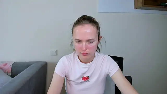 LilMary  online show from April 14, 2026, 8:20 am