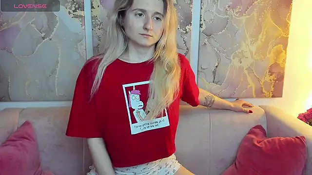 CamillaDreamer online show from April 18, 2026, 5:22 am