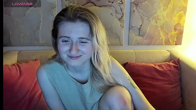 CamillaDreamer online show from April 19, 2026, 6:10 pm