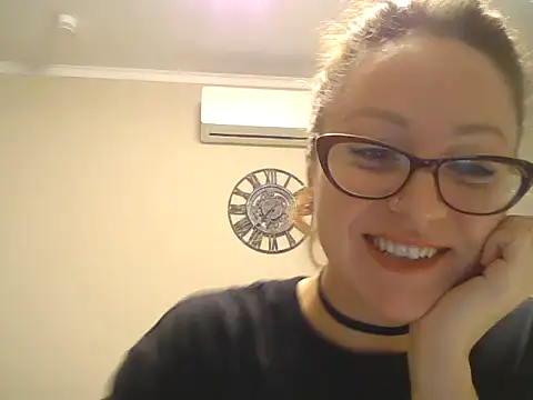 Sweet00Fox online show from November 2, 2025, 5:26 pm