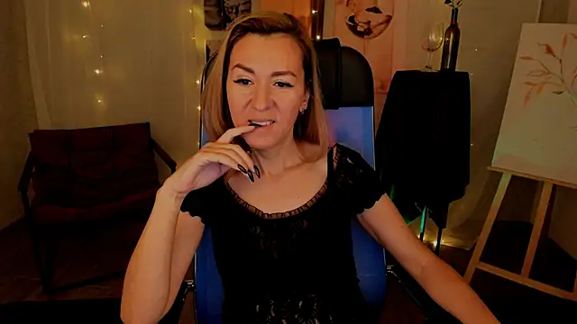 DonnaSmitth online show from November 3, 2025, 9:32 am