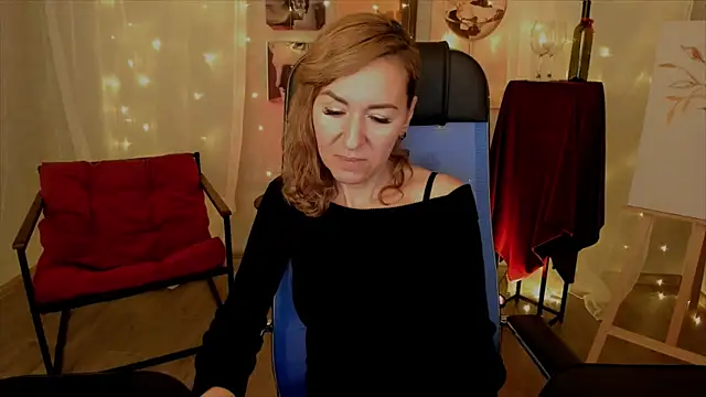 DonnaSmitth online show from November 11, 2025, 3:34 pm