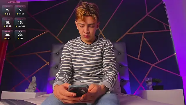 Lian Miller1  online show from February 15, 2026, 8:16 pm