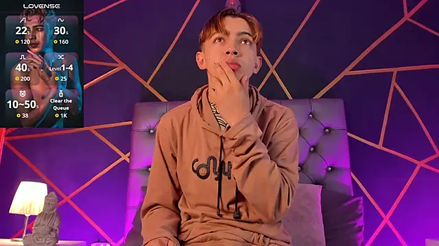 Lian Miller1  online show from April 22, 2026, 12:18 pm