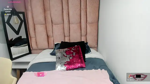 Issa Milf   online show from February 7, 2026, 11:36 am