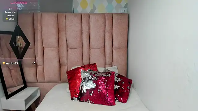 Issa Milf   online show from March 28, 2026, 1:33 pm