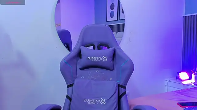 liz  cute online show from October 5, 2025, 11:52 am