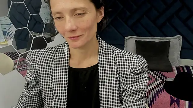 Valery More   online show from November 13, 2025, 12:15 pm