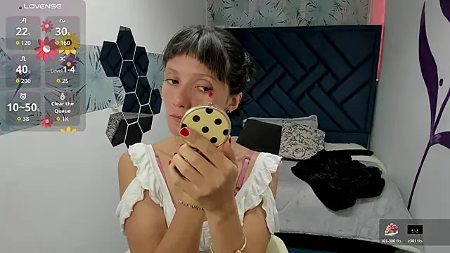 Valery More   online show from December 1, 2025, 12:21 pm