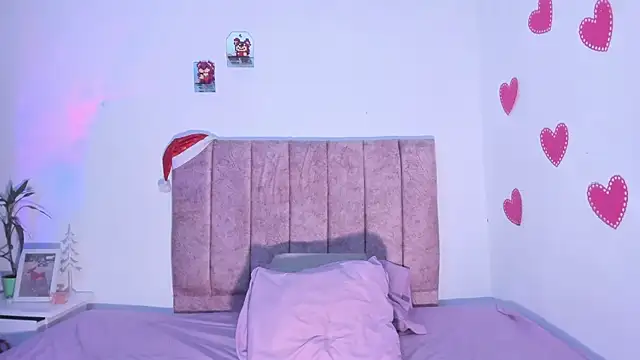 Mila 1wood online show from December 14, 2025, 3:12 am