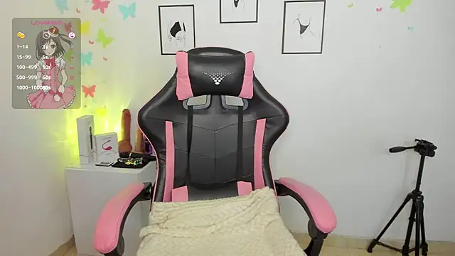 AndreaG  online show from April 11, 2026, 5:34 am