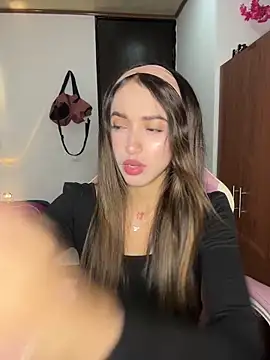 lunaa kiss19 online show from October 8, 2025, 1:47 am