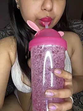 Snapshot of soniyaverma00 chatting on April 30, 2026, 9:19 pm soniyaverma00 online show from April 30, 2026, 9:19 pm
