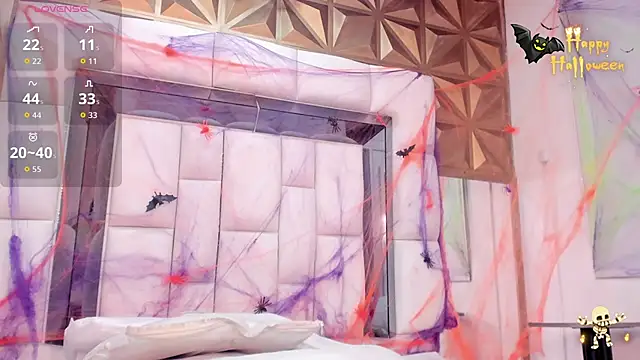 violet milleer online show from October 30, 2025, 7:25 pm