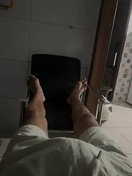 Snapshot of MCLZK chatting on November 4, 2025, 9:25 pm MCLZK online show from November 4, 2025, 9:25 pm