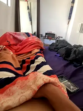 Snapshot of MCLZK chatting on November 8, 2025, 5:45 pm MCLZK online show from November 8, 2025, 5:45 pm