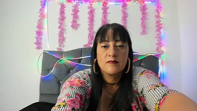 Sasha Smith4 online show from October 2, 2025, 8:49 pm