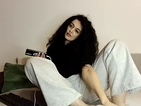 JadeLure online show from September 29, 2025, 7:08 pm