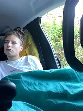 GoldenPussy1329 online show from October 13, 2025, 8:47 am