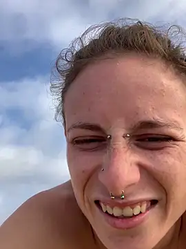 GoldenPussy1329 online show from October 14, 2025, 3:35 pm