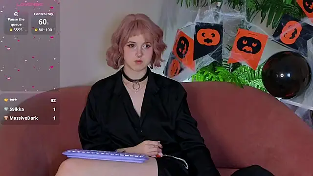 luna son online show from October 20, 2025, 3:40 am