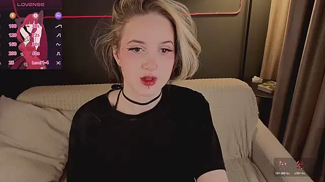 luna son online show from March 13, 2026, 9:32 pm