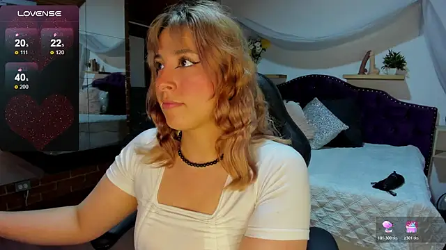 sophialyh 1 online show from October 30, 2025, 12:39 pm