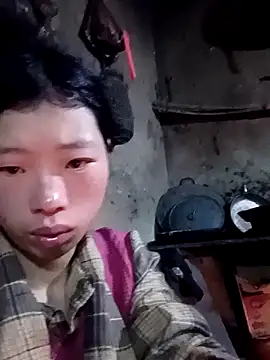 Khanhu xx online show from February 16, 2026, 10:39 pm