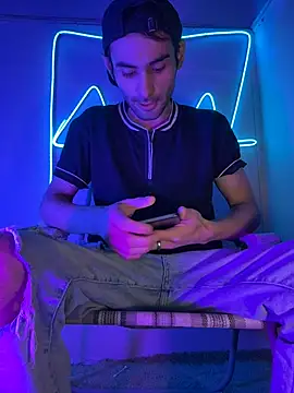 highinhtxx online show from November 22, 2025, 10:36 am